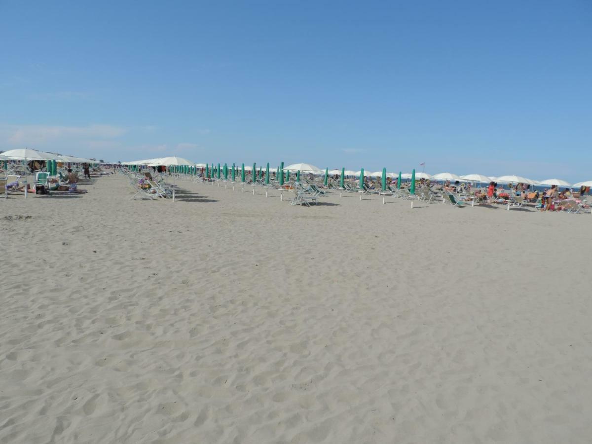 Victoria Mobilehome In Camping Mare E Pineta Lido di Spina Exterior foto